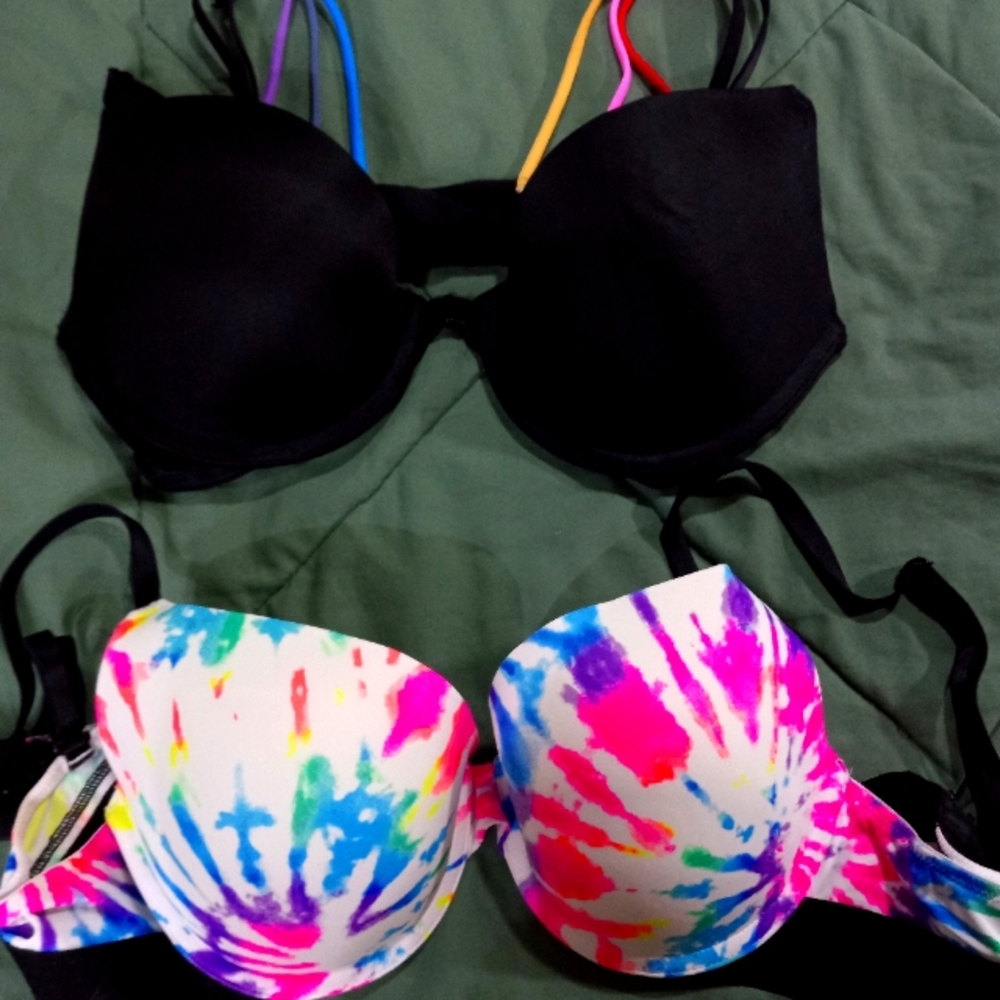 VS Pink Bra's